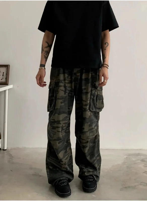 Side Pocket Camo Print Cargo Pants