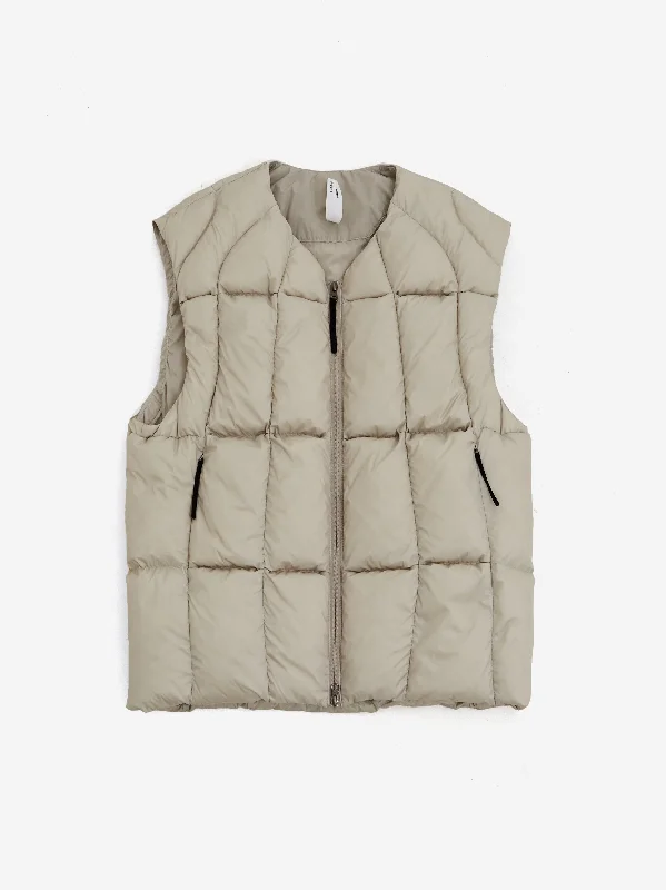 Goldwin 0 Three Dimensional Down Light Vest - Oatmeal